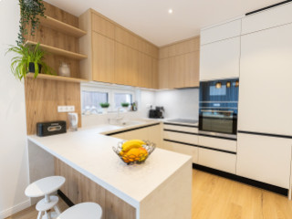 Távol-keleti minimalista stílus ihlette konyha és szekrények